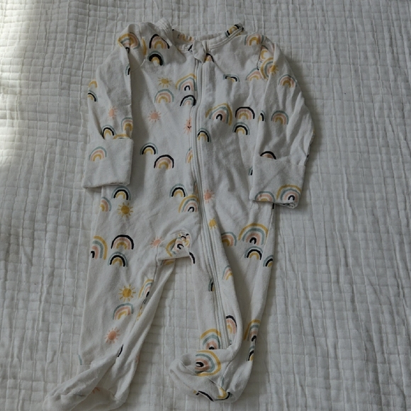 Tea Collection White Footie with Rainbow and Sun Pattern - Picture 1 of 2
